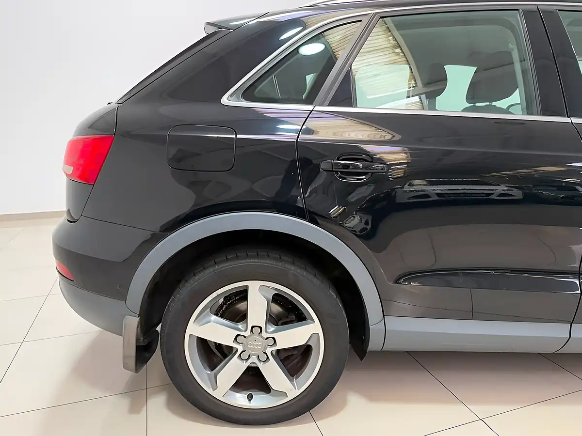 Used 2014 Audi Q3 Se Black - Interior and Exterior details 10