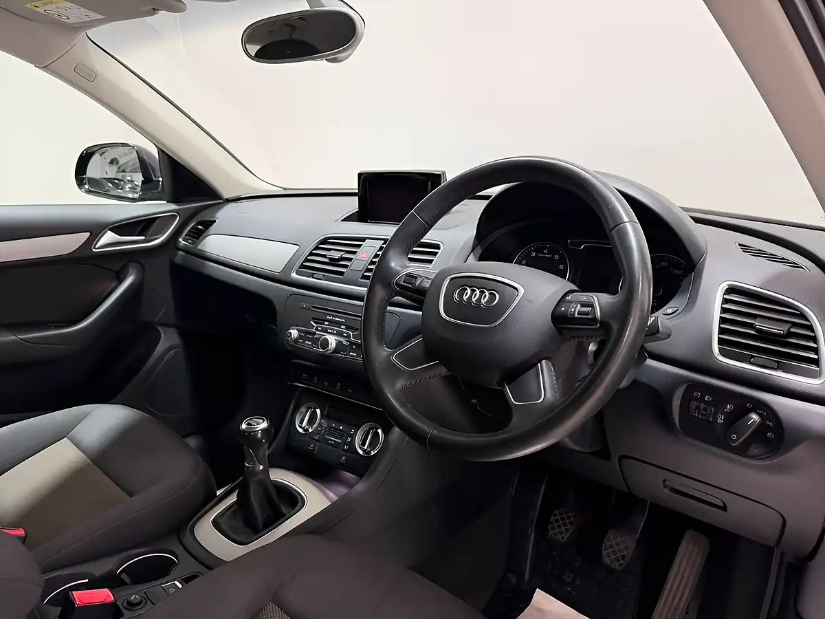 Used 2014 Audi Q3 Se Black - Interior and Exterior details 13