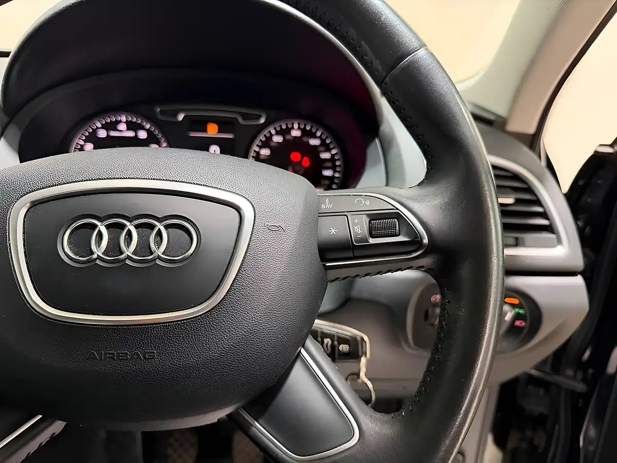 Used 2014 Audi Q3 Se Black - Interior and Exterior details 19