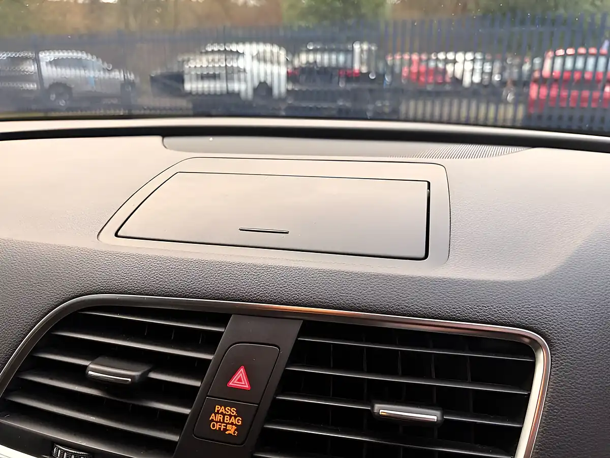 Used 2014 Audi Q3 Se Black - Interior and Exterior details 12