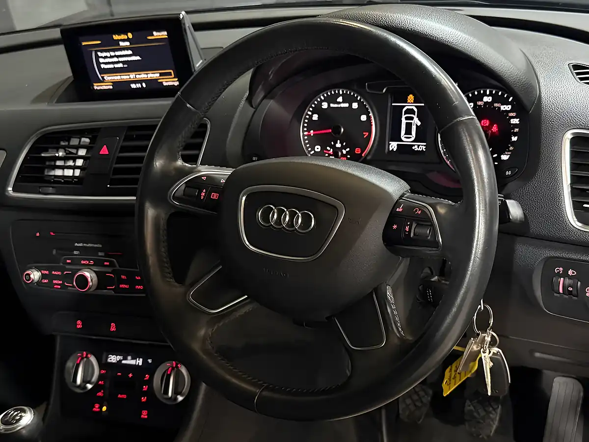 Used 2014 Audi Q3 Se Black - Interior and Exterior details 10