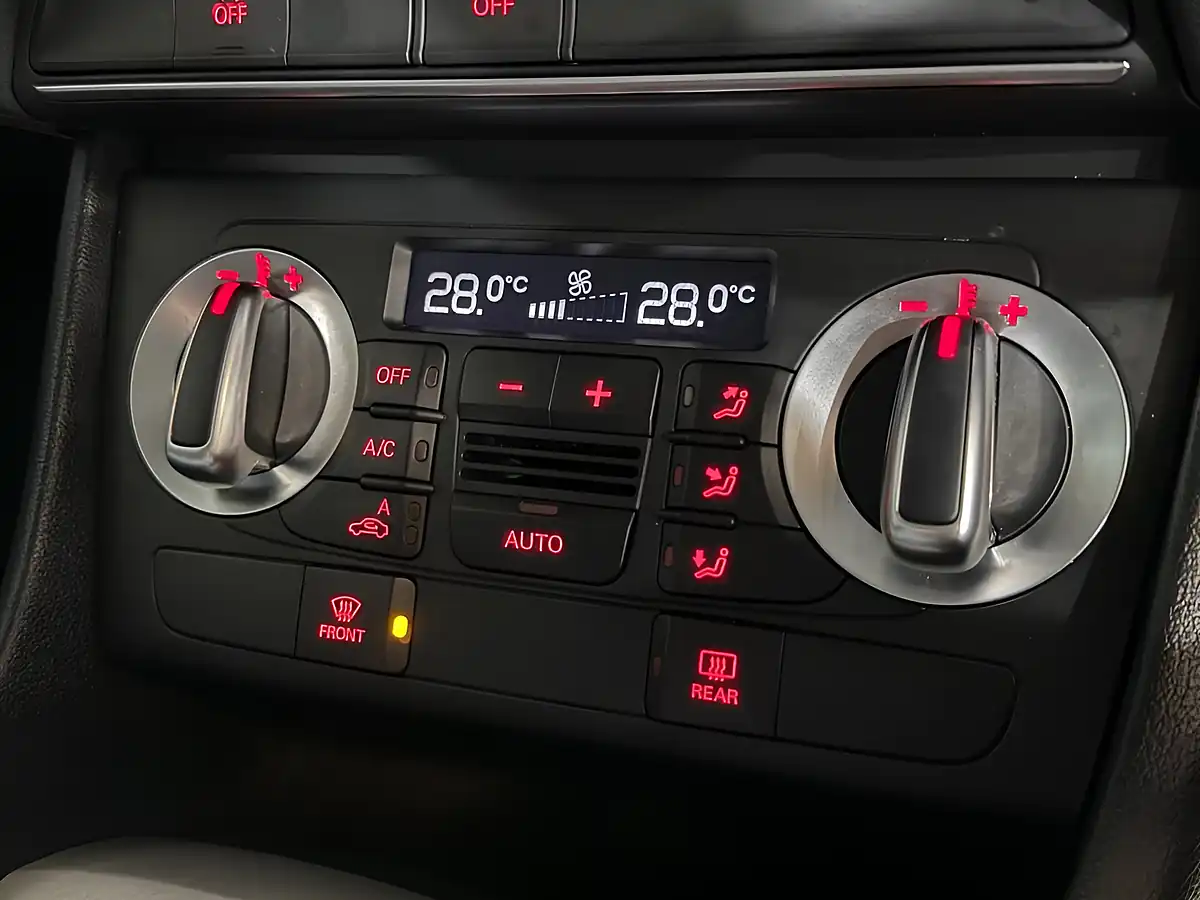 Used 2014 Audi Q3 Se Black - Interior and Exterior details 14