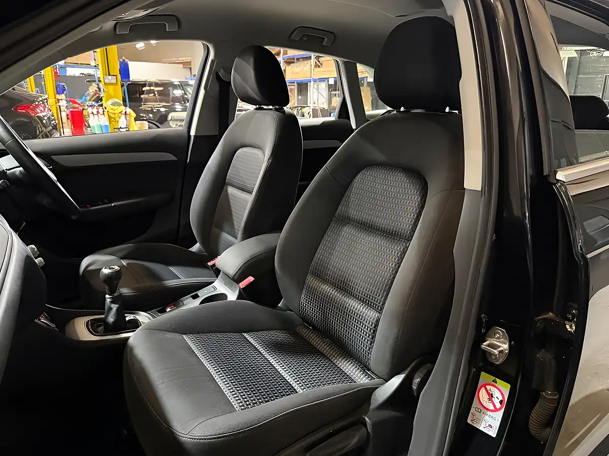 Used 2014 Audi Q3 Se Black - Interior and Exterior details 16