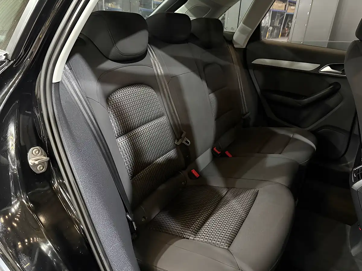 Used 2014 Audi Q3 Se Black - Interior and Exterior details 17