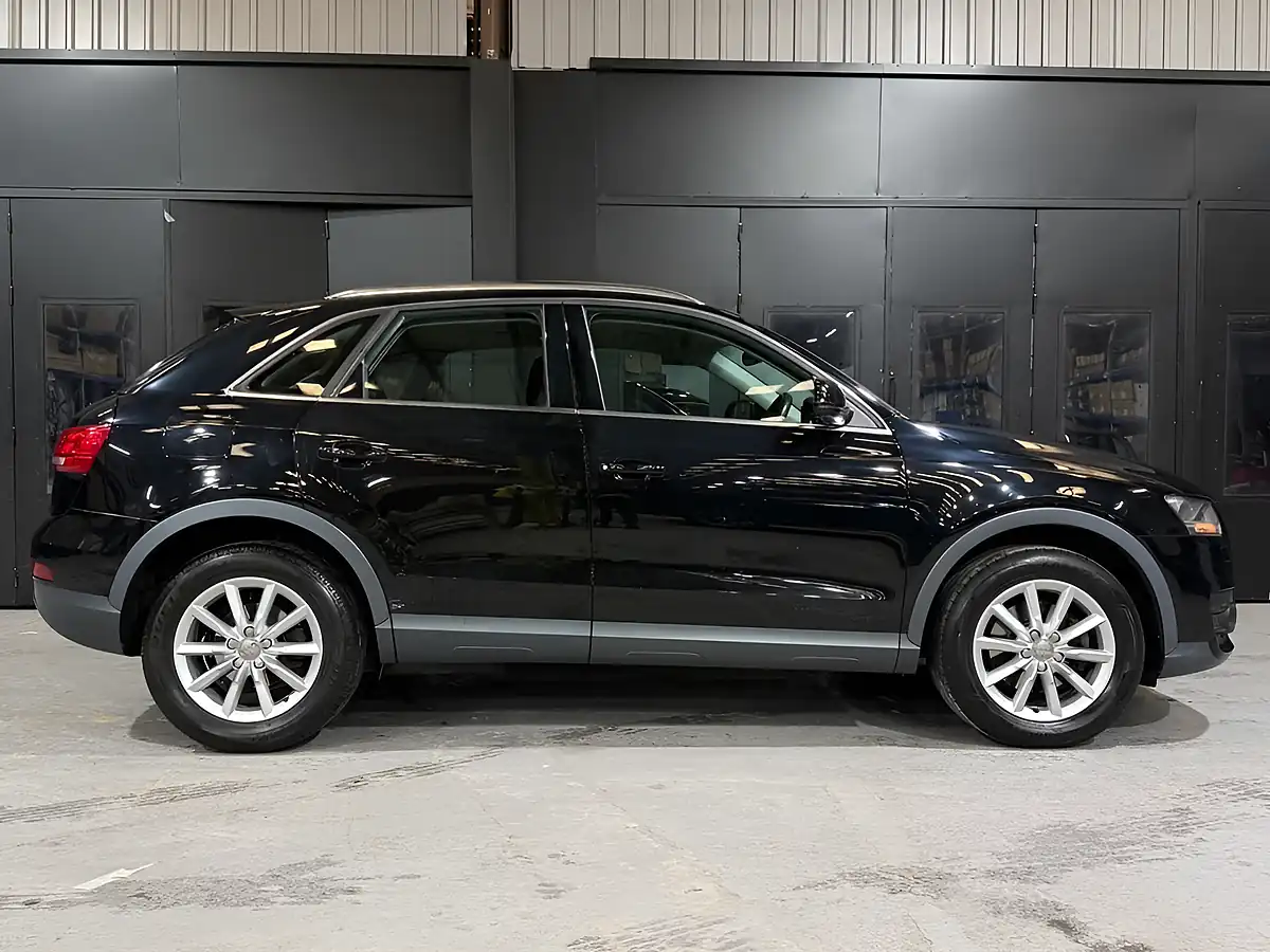 Used 2014 Audi Q3 Se Black - Interior and Exterior details 4