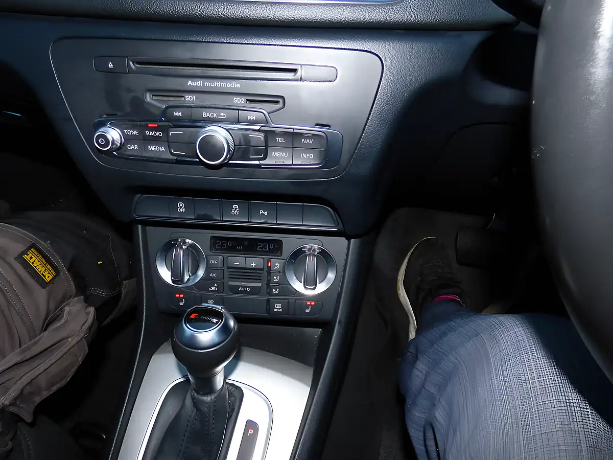 Used 2014 Audi Q3 Se Grey - Interior and Exterior details 15