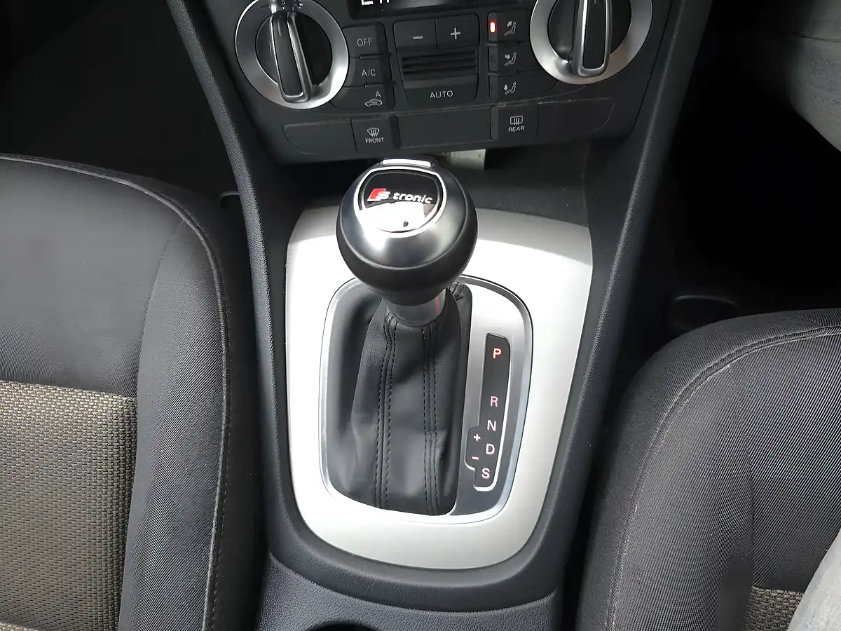Used 2014 Audi Q3 Se White - Interior and Exterior details 12