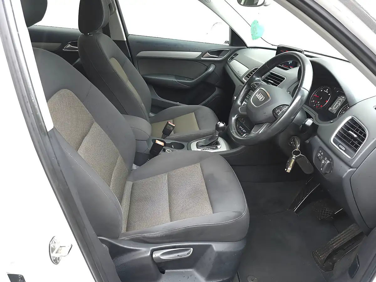 Used 2014 Audi Q3 Se White - Interior and Exterior details 14