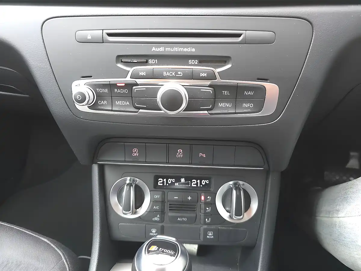Used 2014 Audi Q3 Se White - Interior and Exterior details 17