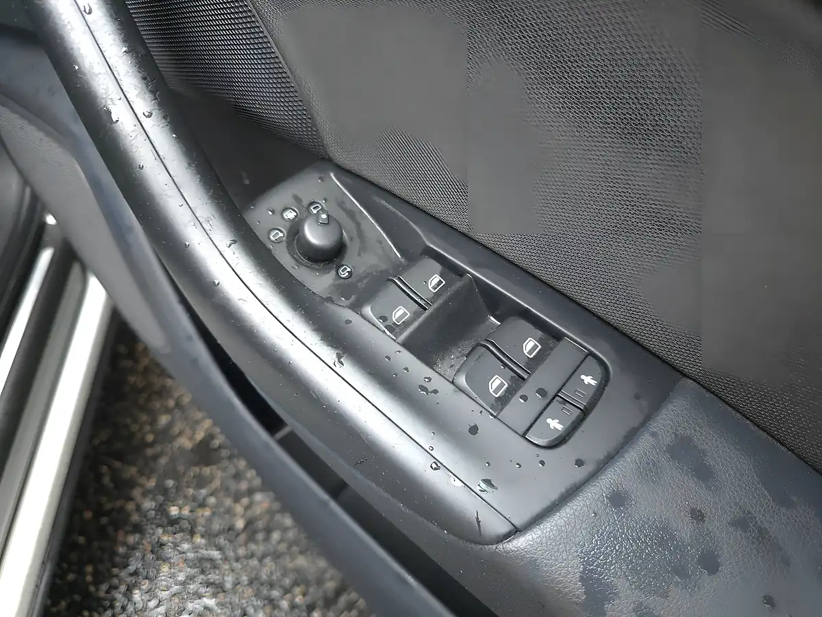 Used 2014 Audi Q3 Se White - Interior and Exterior details 18