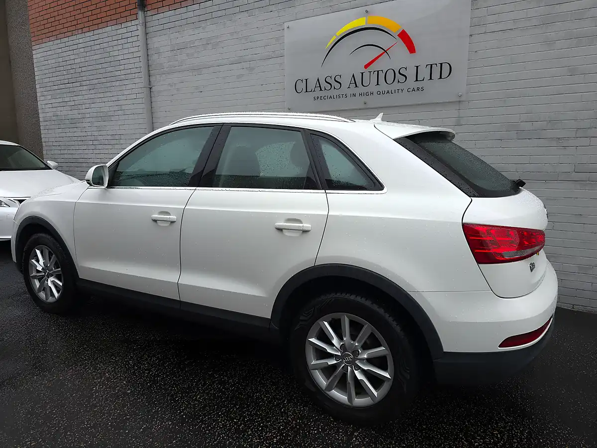 Used 2014 Audi Q3 Se White - Interior and Exterior details 4