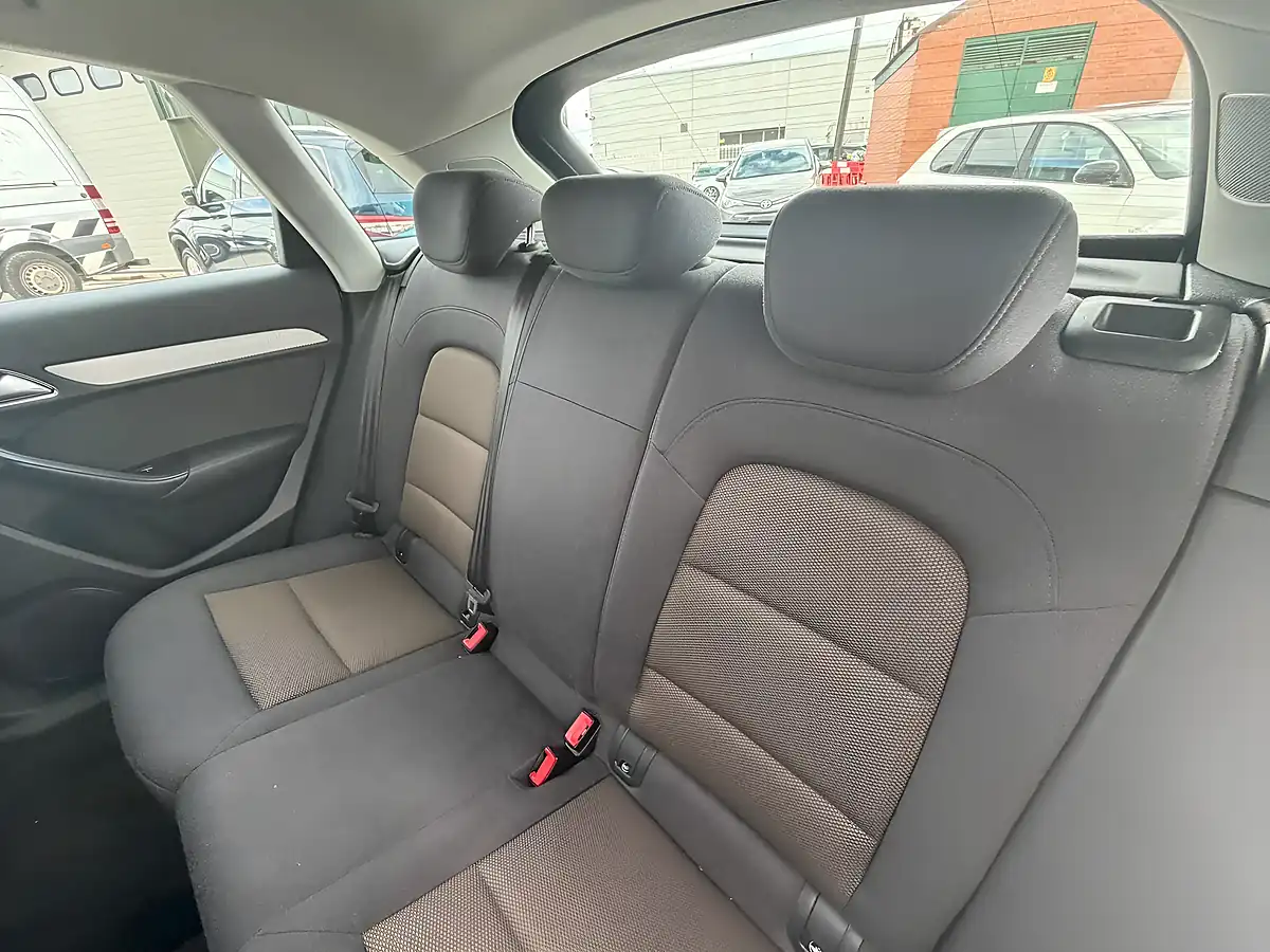 Used 2014 Audi Q3 Se White - Interior and Exterior details 15