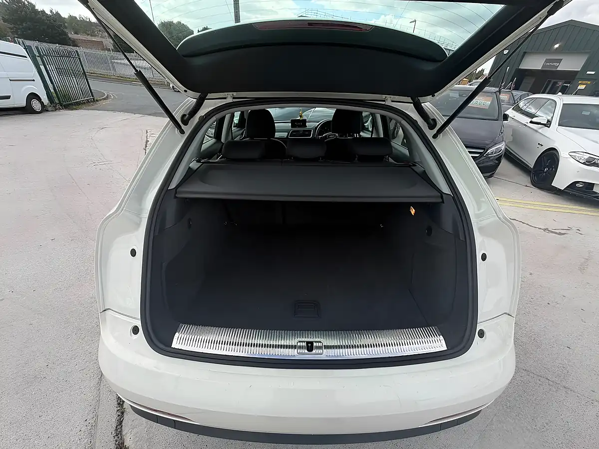 Used 2014 Audi Q3 Se White - Interior and Exterior details 18