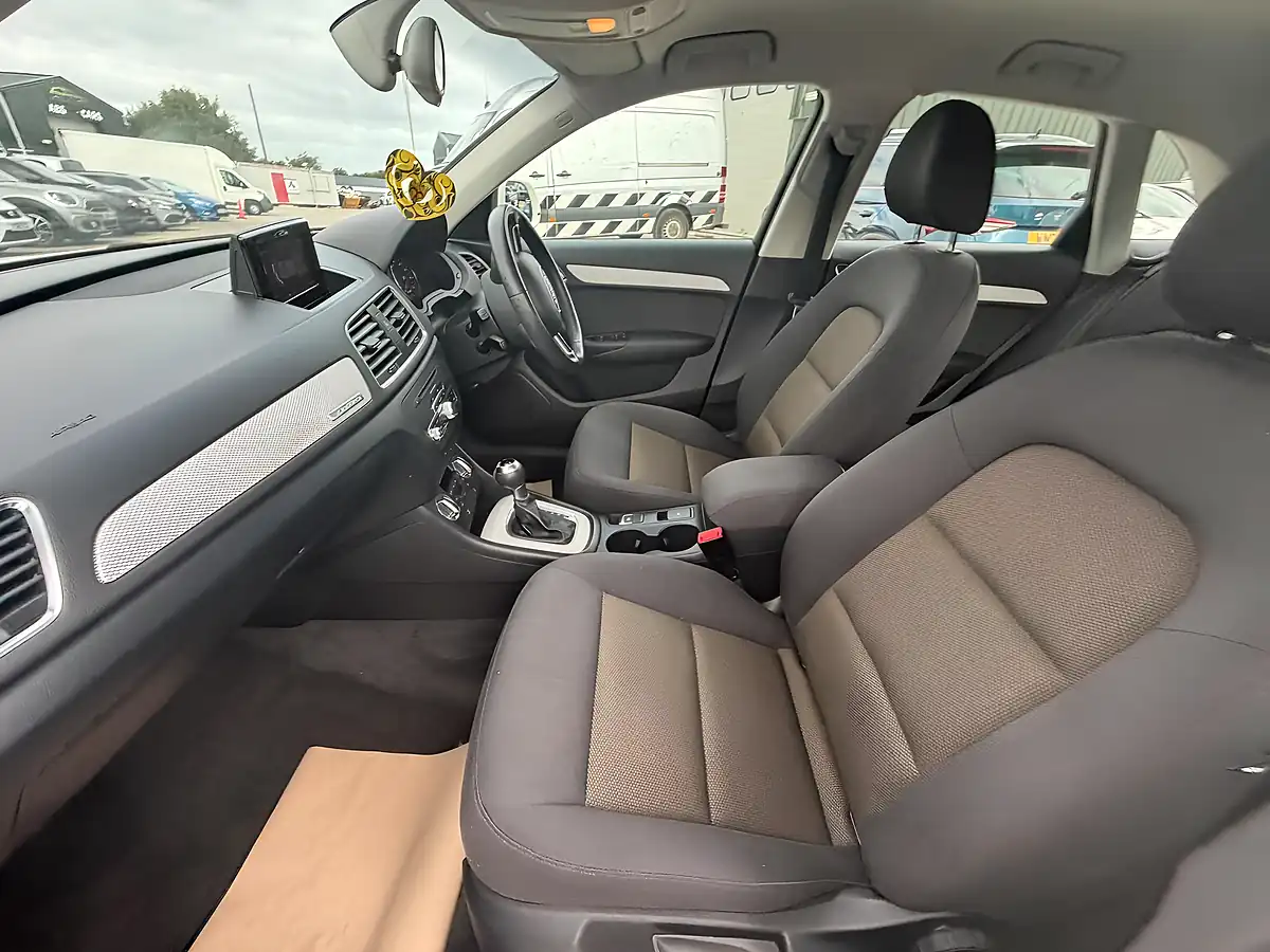 Used 2014 Audi Q3 Se White - Interior and Exterior details 20