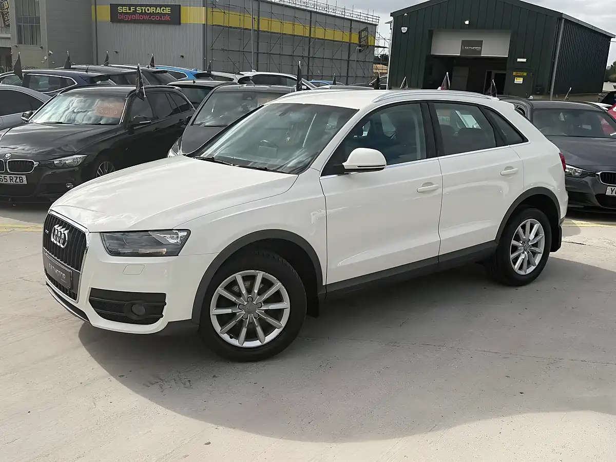 Used 2014 Audi Q3 Se White - Interior and Exterior details 3