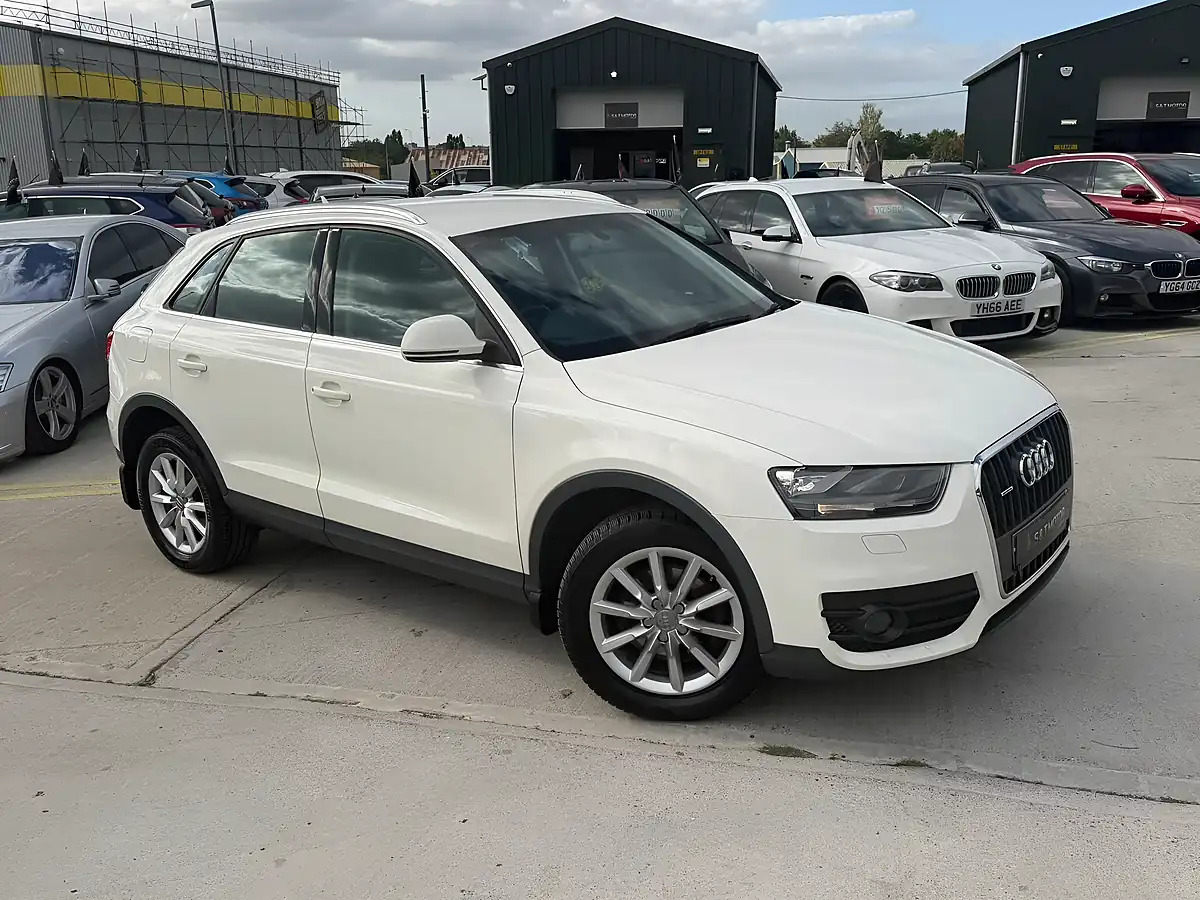 Used 2014 Audi Q3 Se White - Interior and Exterior details 5