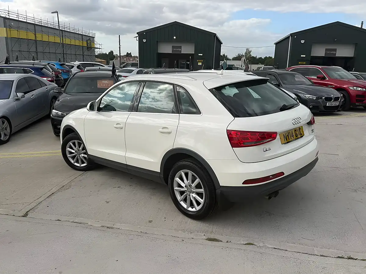 Used 2014 Audi Q3 Se White - Interior and Exterior details 7
