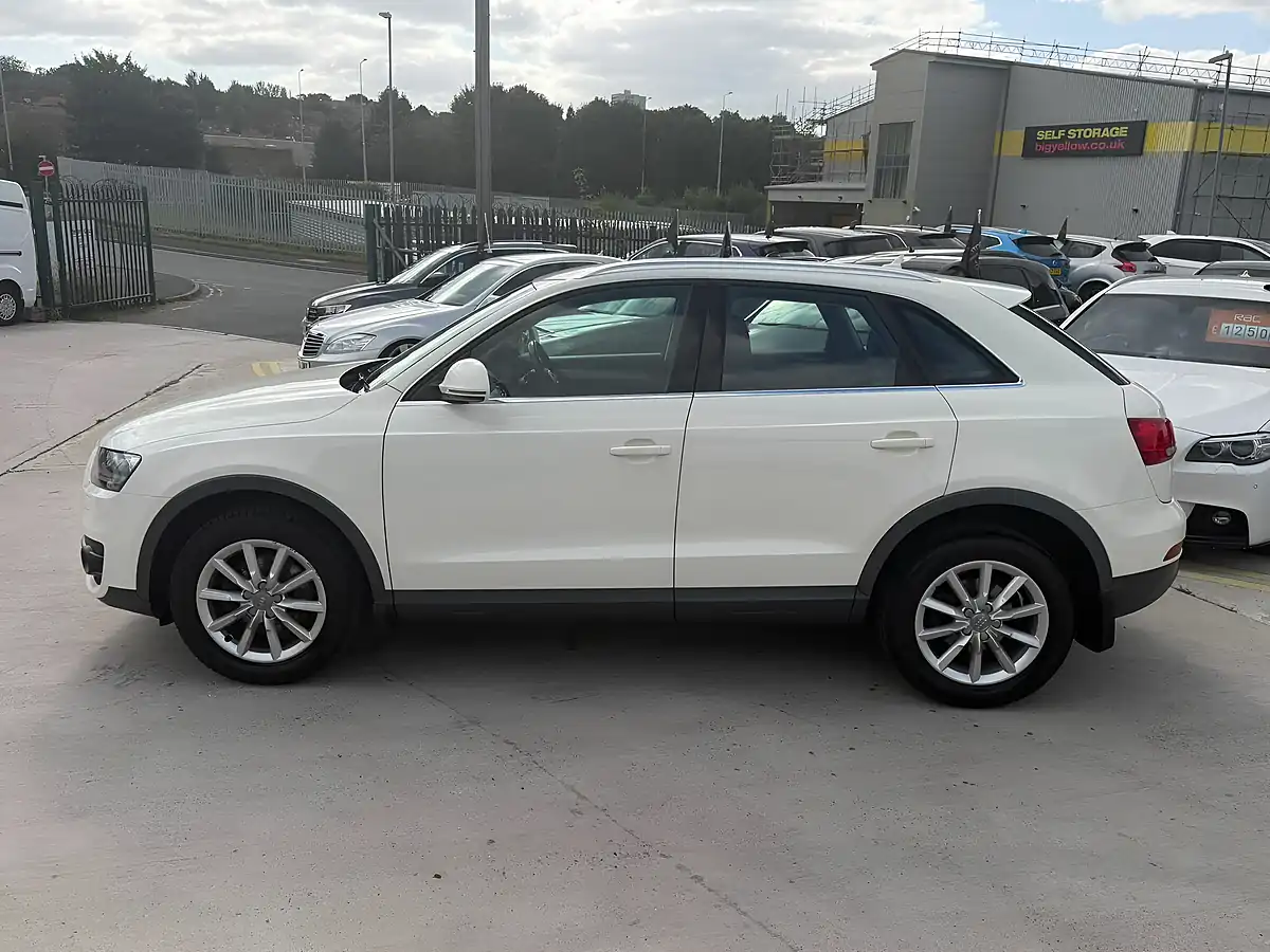 Used 2014 Audi Q3 Se White - Interior and Exterior details 8