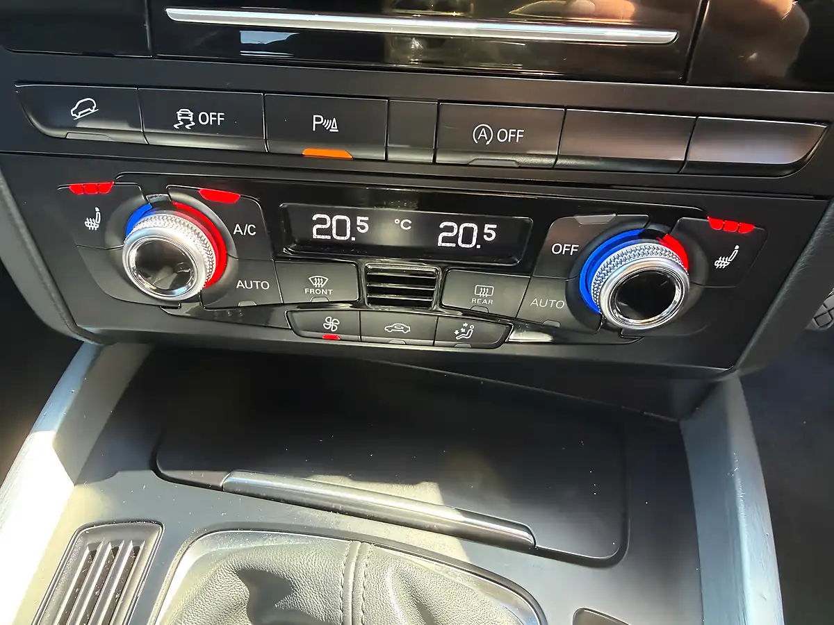 Used 2014 Audi Q5 S-Line Plus Blue - Interior and Exterior details 14