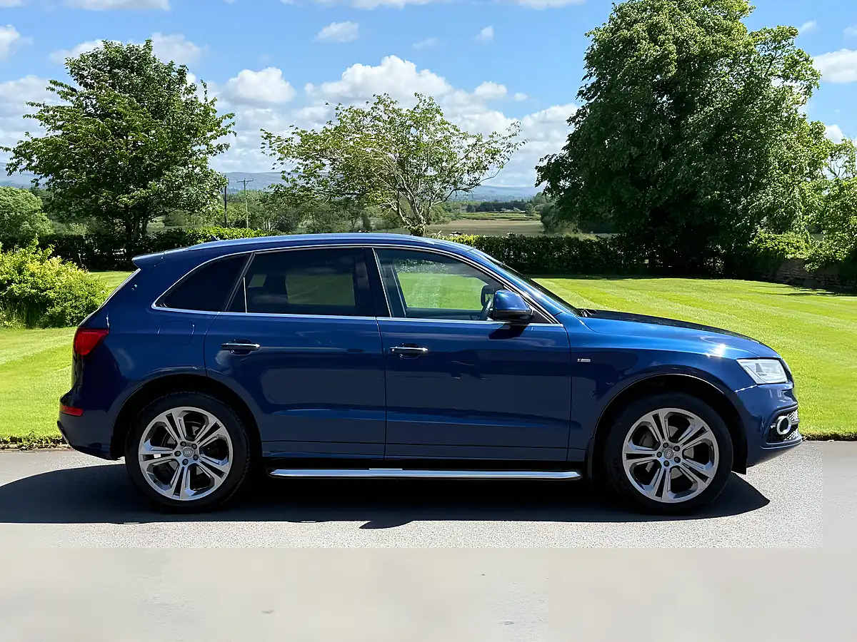 Used 2014 Audi Q5 S-Line Plus Blue - Interior and Exterior details 3