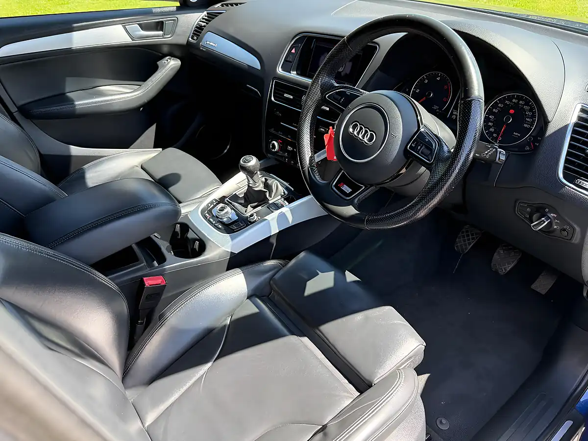 Used 2014 Audi Q5 S-Line Plus Blue - Interior and Exterior details 8