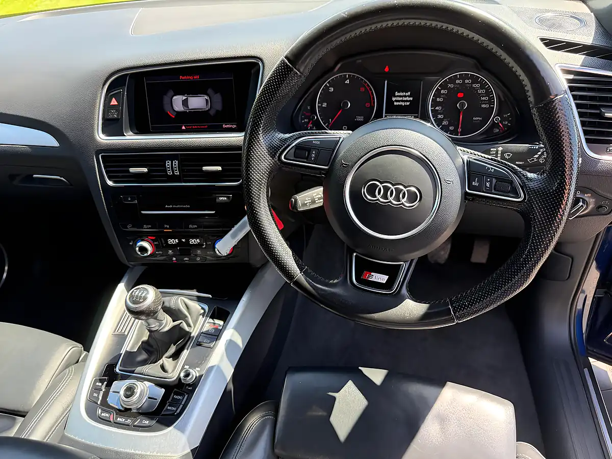 Used 2014 Audi Q5 S-Line Plus Blue - Interior and Exterior details 9
