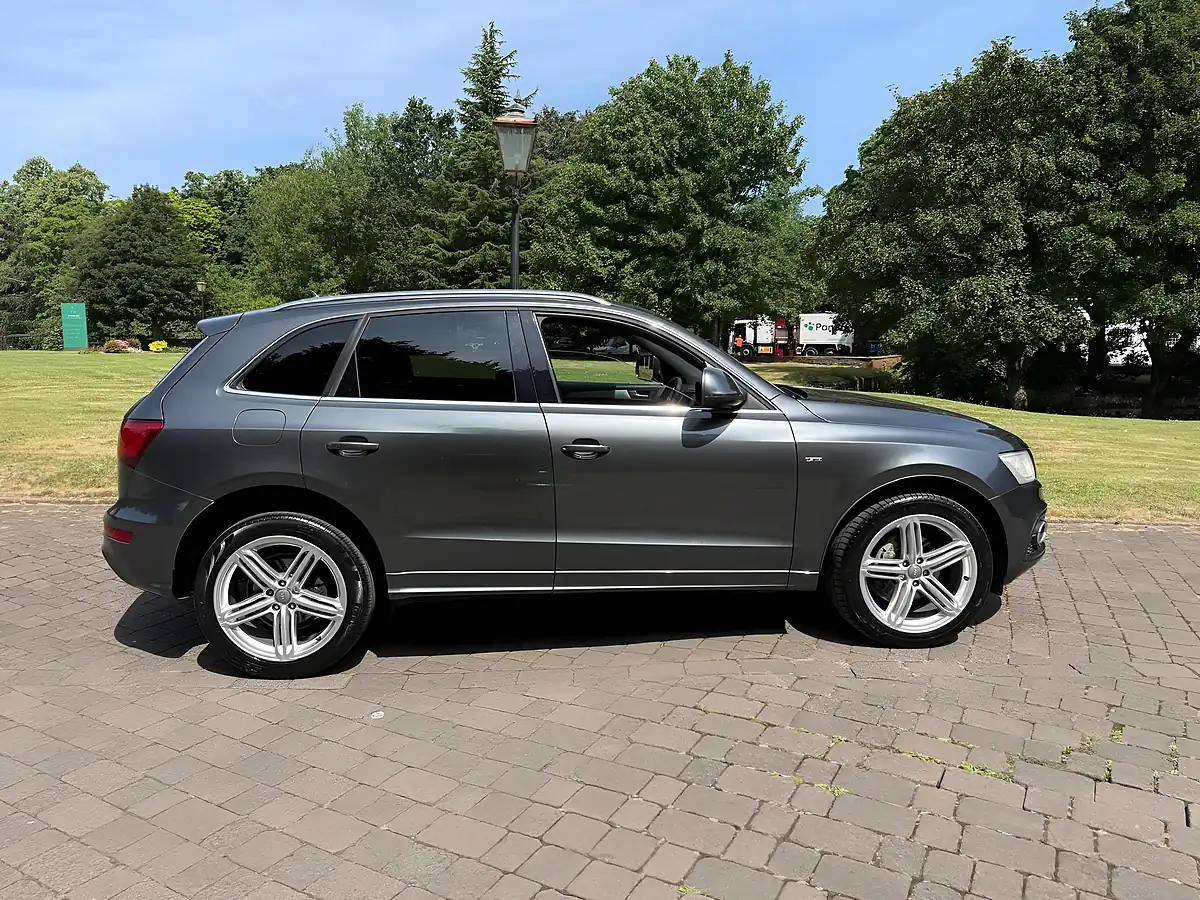 Used 2014 Audi Q5 S Line Plus Grey - Interior and Exterior details 3
