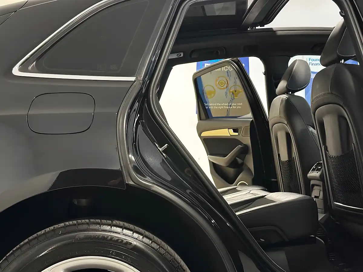 Used 2014 Audi Q5 S Line Plus White - Interior and Exterior details 13