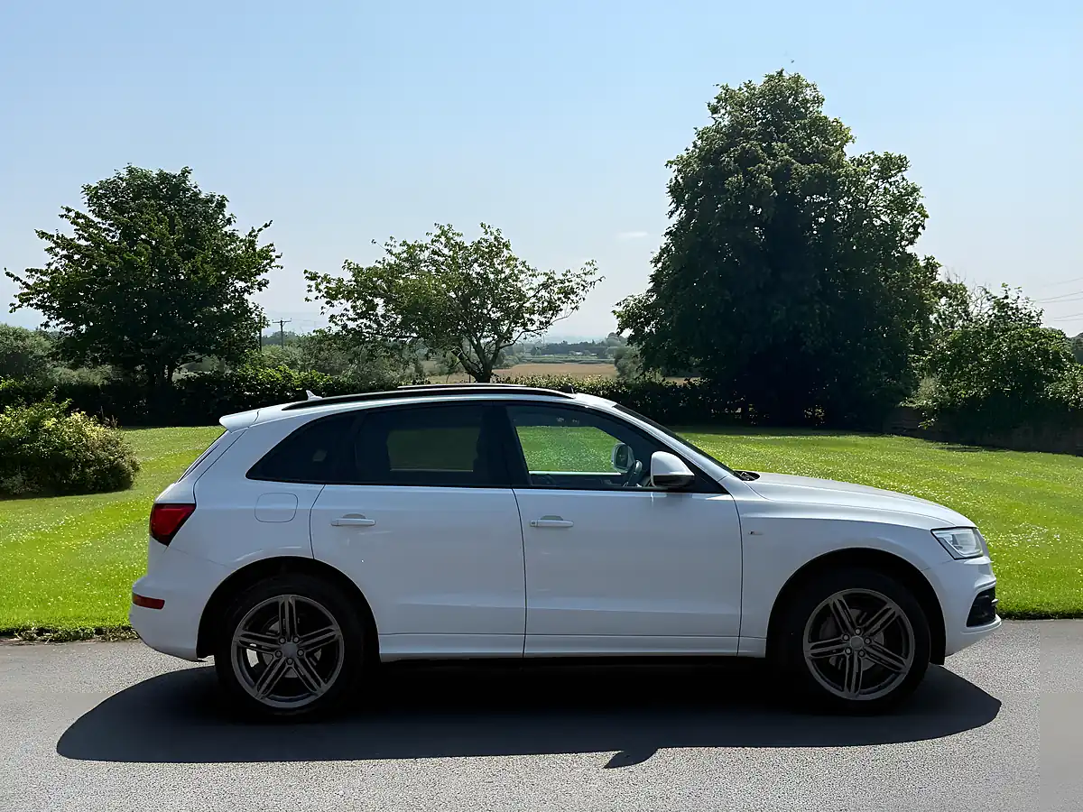 Used 2014 Audi Q5 S-Line Plus White - Interior and Exterior details 5
