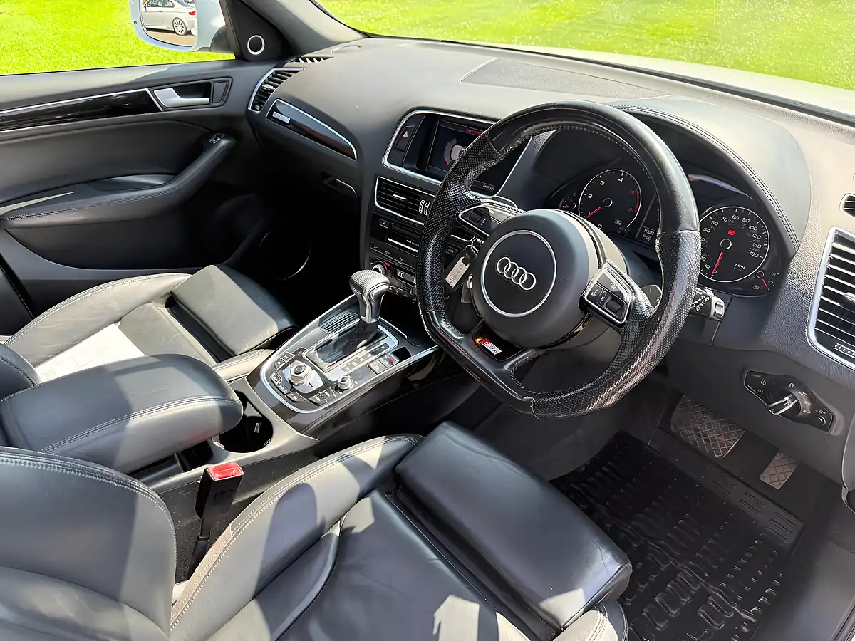 Used 2014 Audi Q5 S-Line Plus White - Interior and Exterior details 9