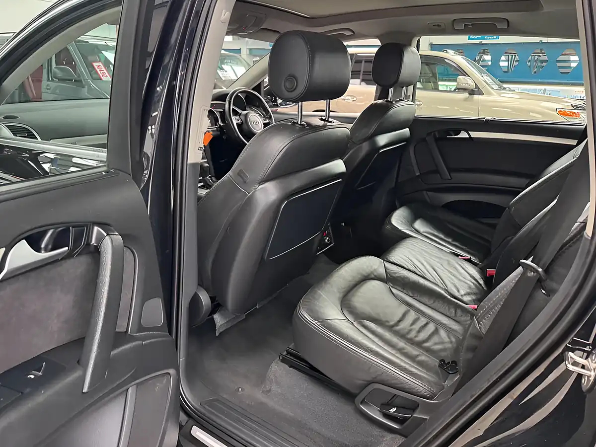 Used 2014 Audi Q7 S Line - Interior and Exterior details 14