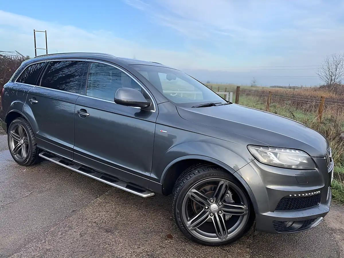 Used 2014 Audi Q7 S Line Plus Grey - Front View