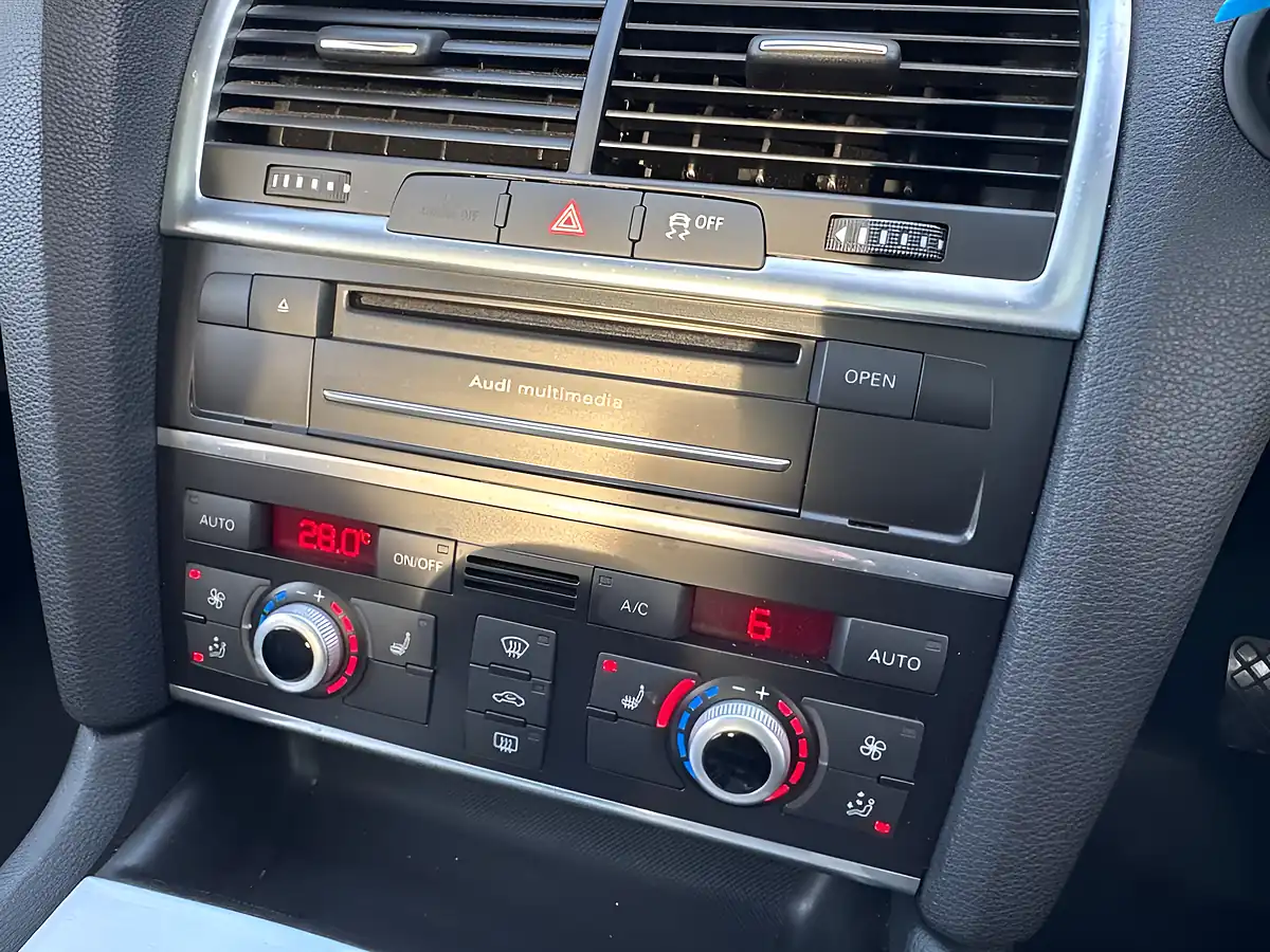 Used 2014 Audi Q7 S Line Plus Grey - Interior and Exterior details 16