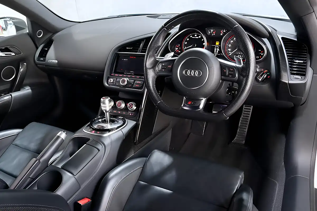 Used 2014 Audi R8 Plus White - Interior and Exterior details 10