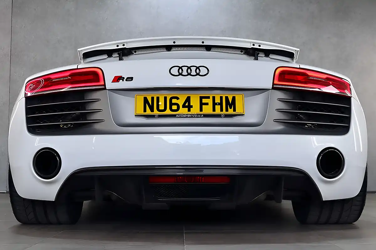 Used 2014 Audi R8 Plus White - Interior and Exterior details 16