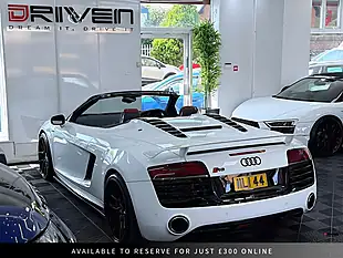 Used 2014 Audi R8 Spyder S Tronic Quattro White - Interior and Exterior details 2