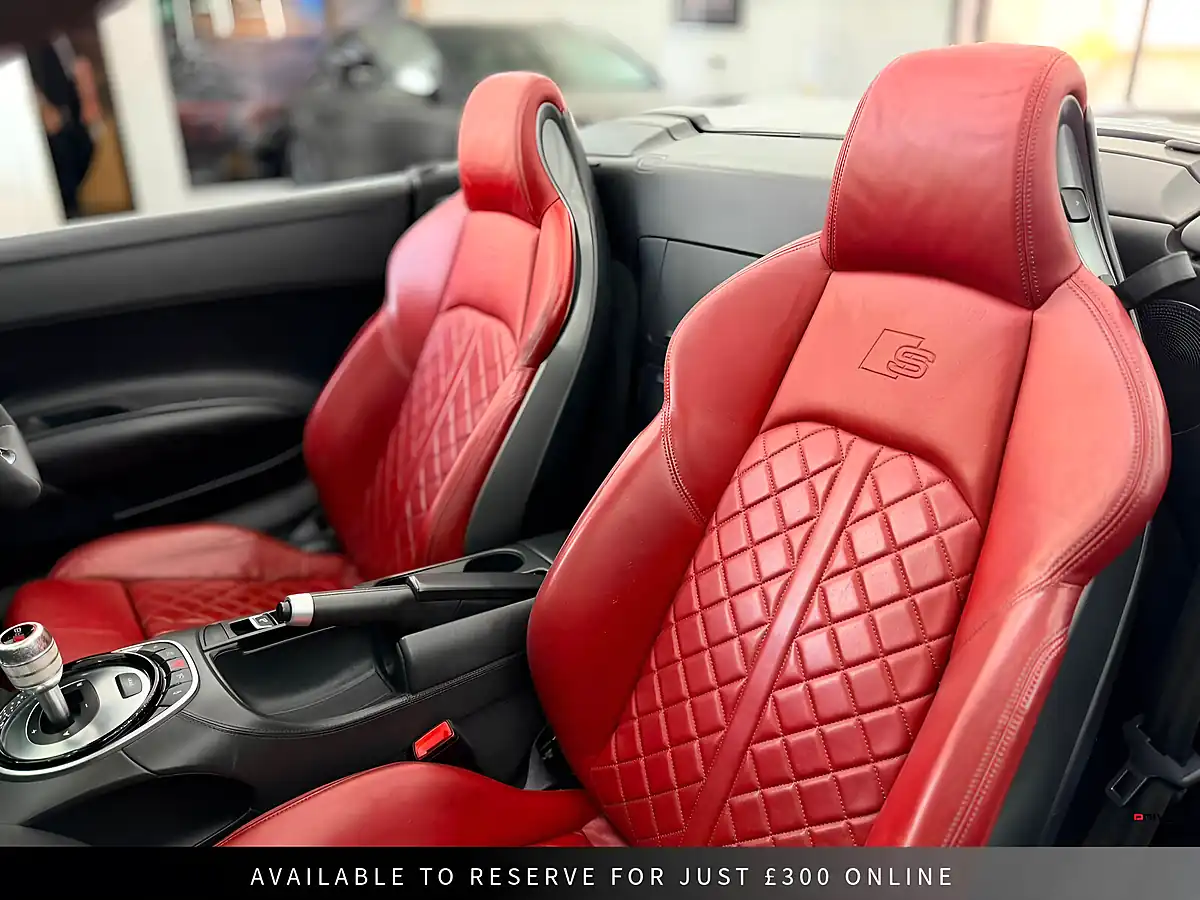 Used 2014 Audi R8 Spyder S Tronic Quattro White - Interior and Exterior details 3