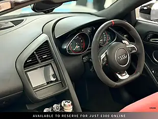 Used 2014 Audi R8 Spyder S Tronic Quattro White - Interior and Exterior details 6