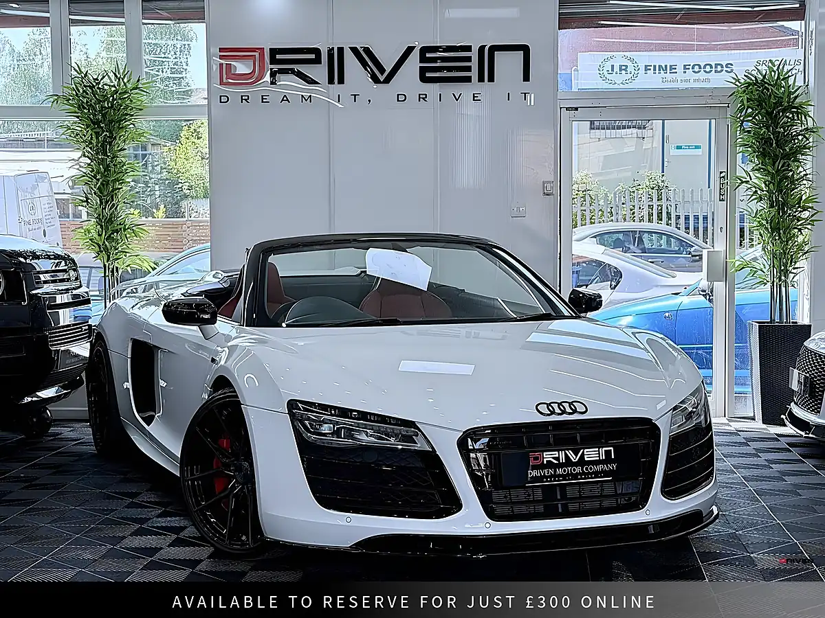 Used 2014 Audi R8 Spyder S Tronic Quattro White - Interior and Exterior details 9