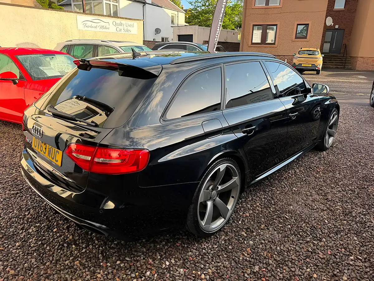 Used 2014 Audi RS4 Avant Black - Front View
