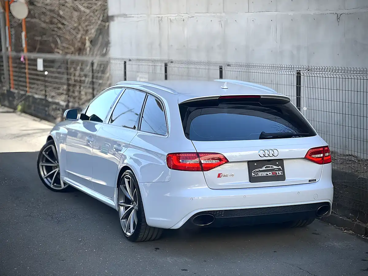 Used 2014 Audi RS4 Avant White - Interior and Exterior details 10