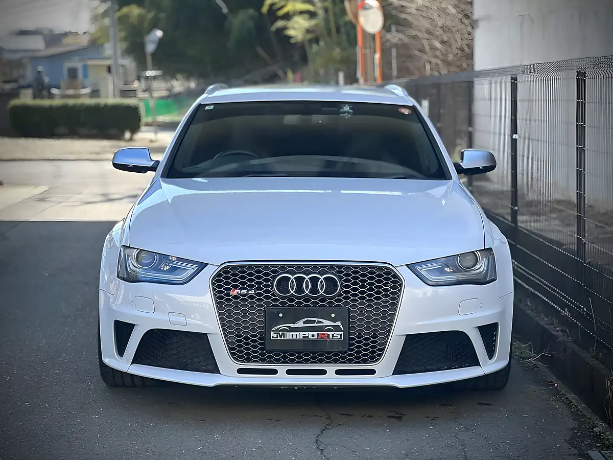 Used 2014 Audi RS4 Avant White - Interior and Exterior details 13