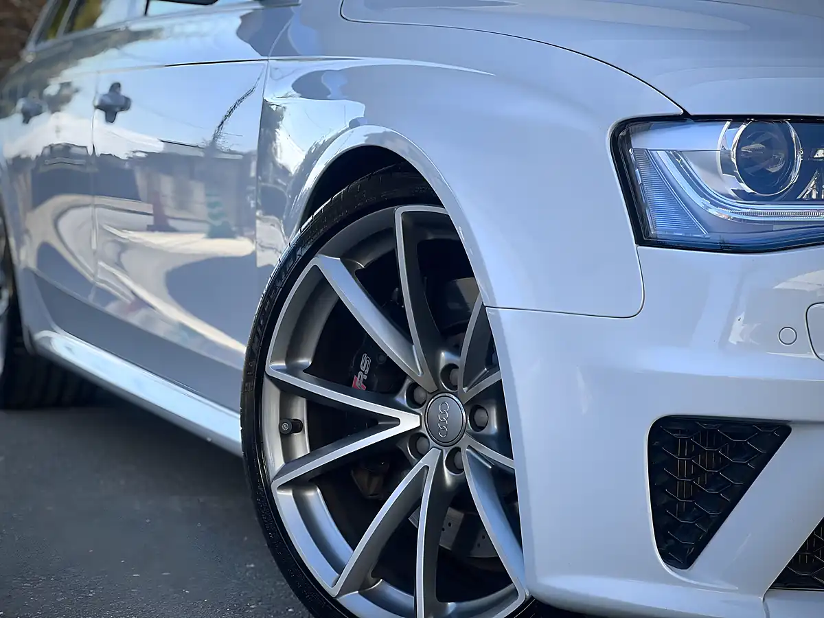 Used 2014 Audi RS4 Avant White - Interior and Exterior details 17