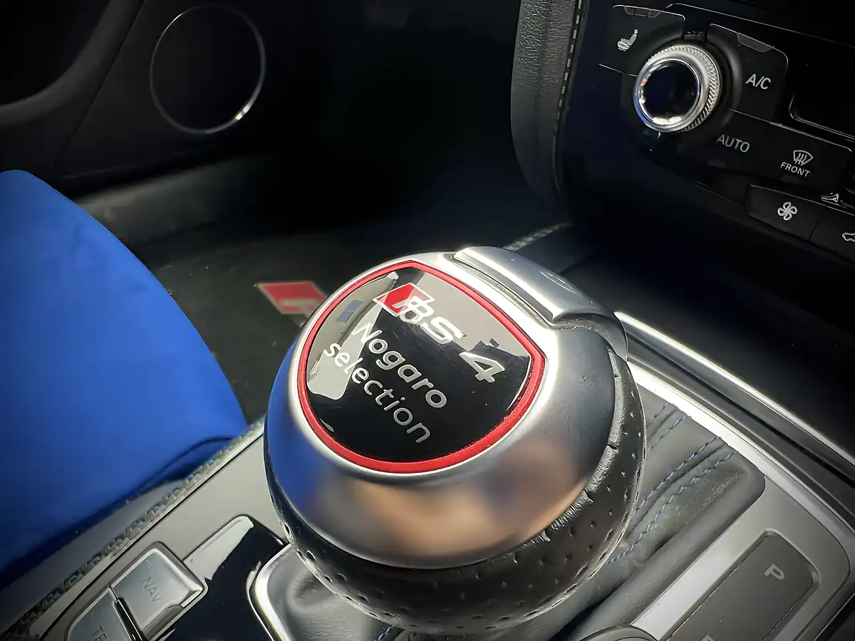Used 2014 Audi RS4 Nogaro Selection Ltd Model Nogaro Blue - Interior and Exterior details 16