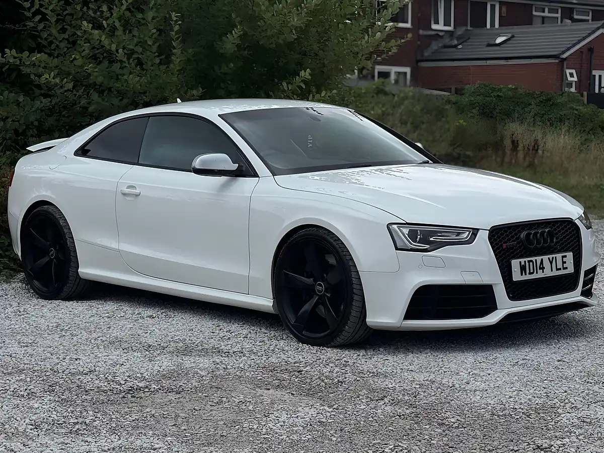 Used 2014 Audi RS5 White - Front View