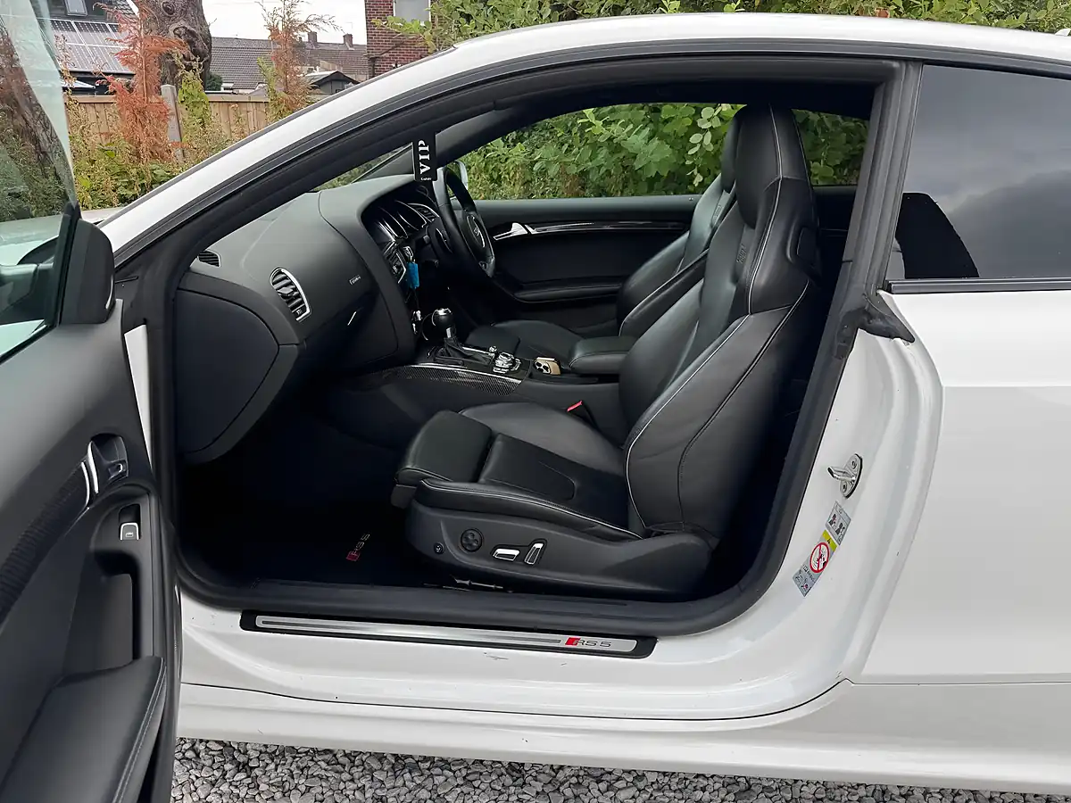 Used 2014 Audi RS5 White - Interior and Exterior details 15