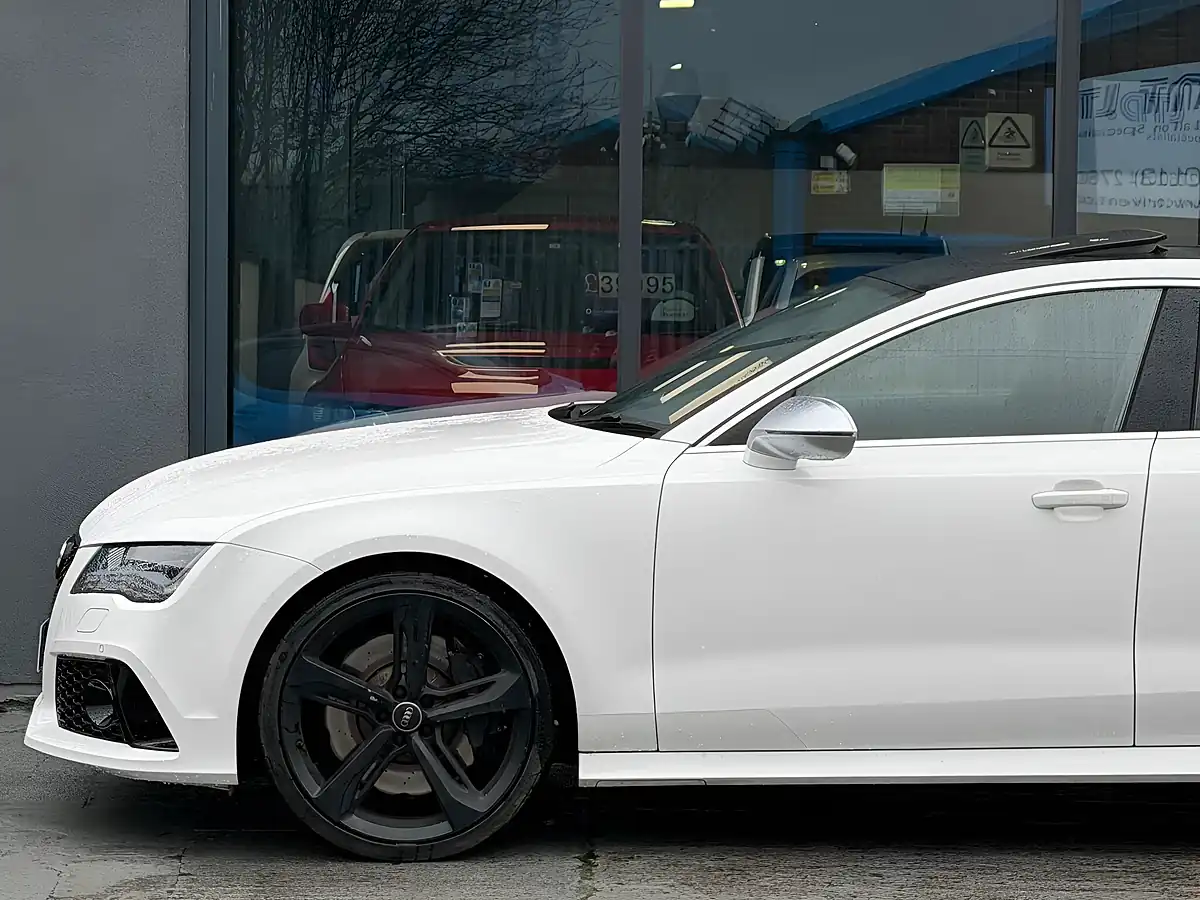 Used 2014 Audi RS7 Sportback White - Interior and Exterior details 10
