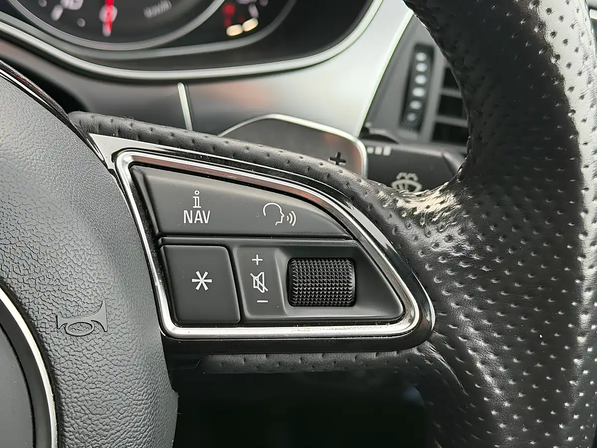 Used 2014 Audi RS7 Sportback White - Interior and Exterior details 16