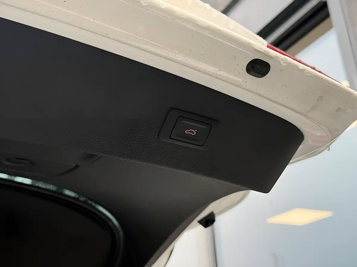 Used 2014 Audi RS7 Sportback White - Interior and Exterior details 19