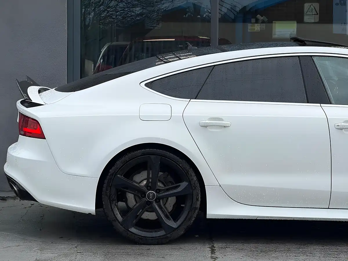 Used 2014 Audi RS7 Sportback White - Interior and Exterior details 7